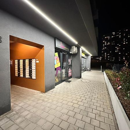 Novozariadeny Apartman Pri Starom Moste Pozsony Kültér fotó