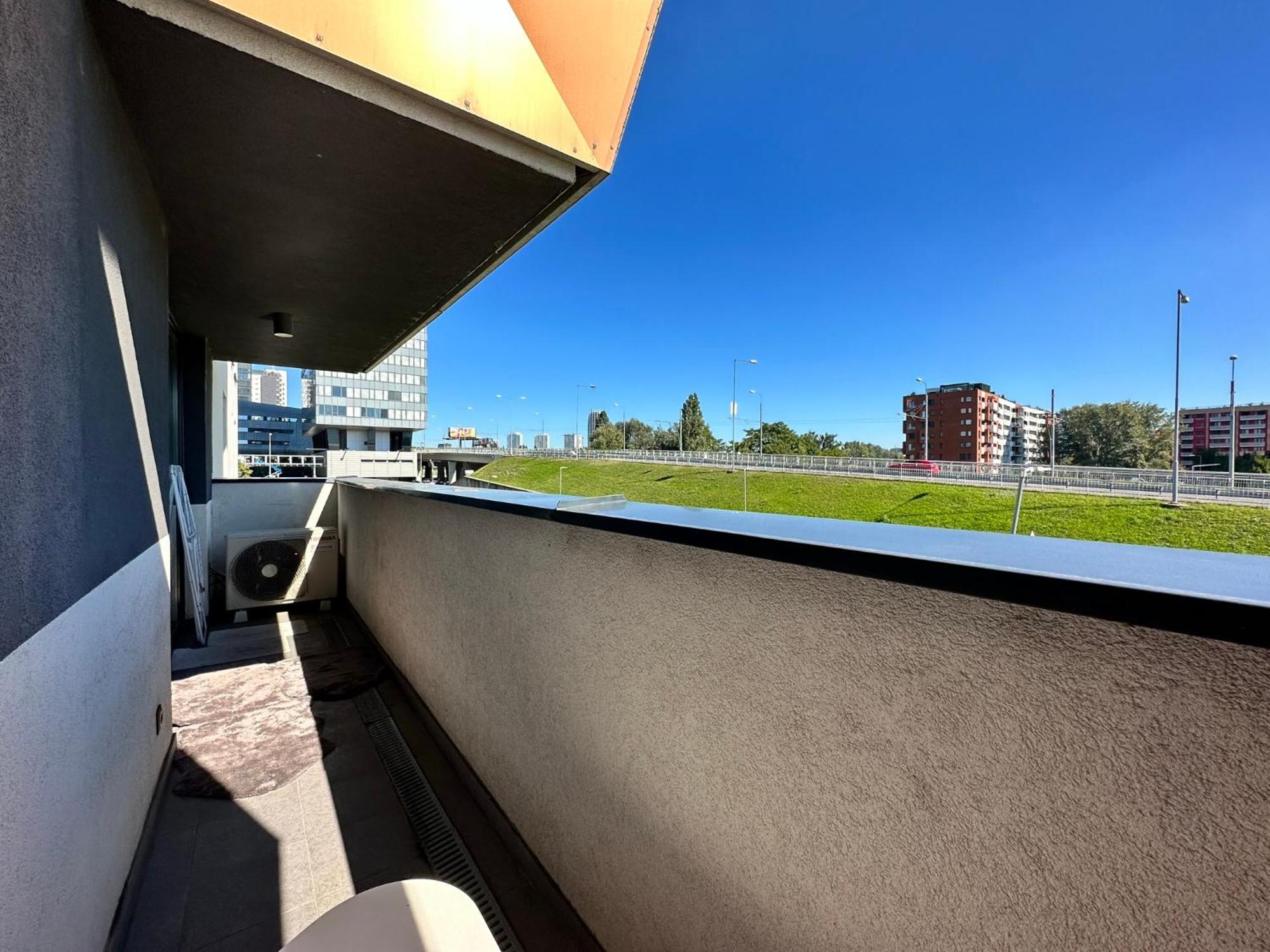Novozariadeny Apartman Pri Starom Moste Pozsony Kültér fotó